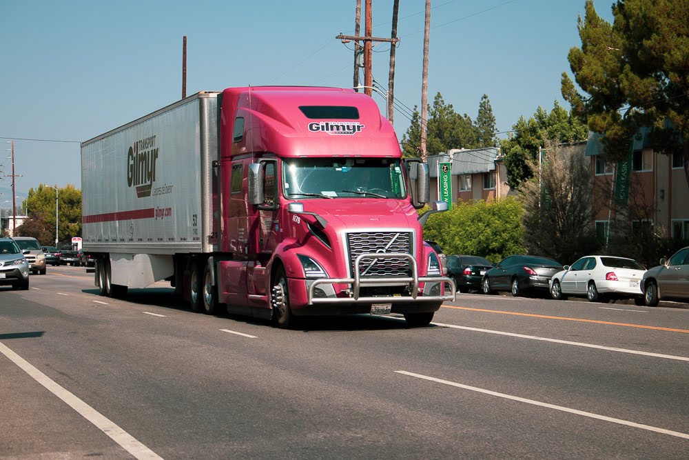 5/28 Sacramento, CA – Semi-Truck Accident Involving Seven Vehicles on SR-12